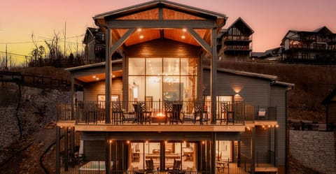 Stunning cabin with incredible views!