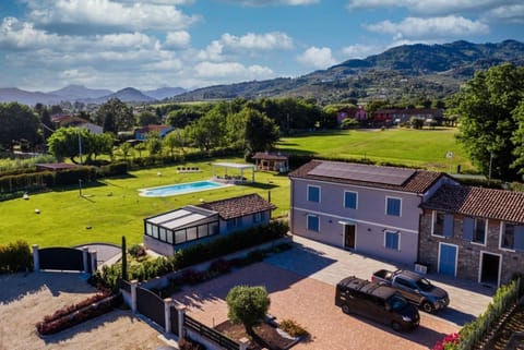 Villa Giardinetto by MMega Villa in Capannori