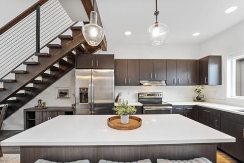 Beautiful updated kitchen | Main Level