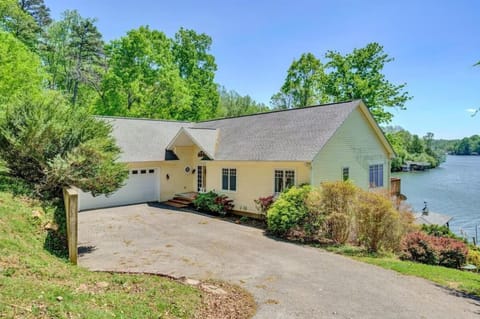Beautiful water views as soon as you enter the driveway!