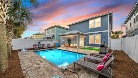 Uncover the perfect getaway for you and your loved ones, featuring a pool and breathtaking views!