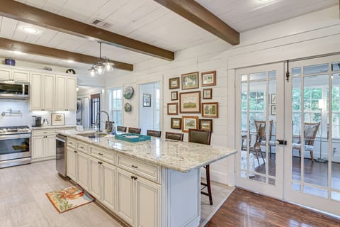 Breakfast Bar | Kitchen | Cooking Basics | 1st Floor