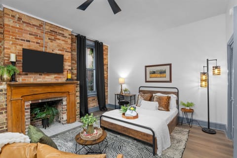 1st floor studio with private bathroom