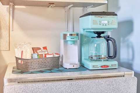 Enjoy fresh mornings with a coffee maker and complimentary coffee ready to brew. ☕🌅
