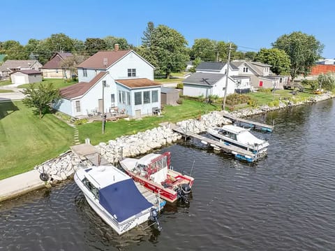 River House - FIsh or boat right of your own dock