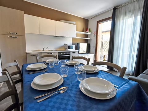 Watercraft, Boat, Apartment, Marina, Outdoor Furniture, Shade, Boats And Boating--Equipment And Supplies, Balcony, Resort, Dock