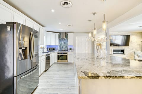 Kitchen | Keurig Coffee Maker | Dishwasher | Cooking Basics