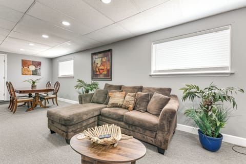 Wewahitchka Vacation Rental | 3BR | 1BA | 1 Step to Enter | 1,400 Sq Ft