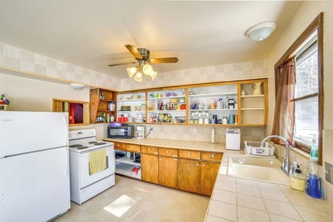 Kitchen | Dining Table | 1st Floor