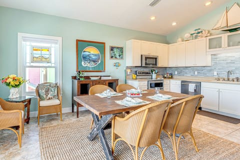 Dining Area | Kitchen | 3rd Floor