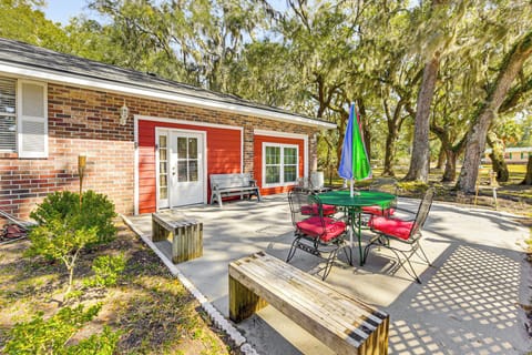 Beaufort Vacation Rental | 4BR | 2.5BA | 1,840 Sq Ft | 4 Steps to Enter