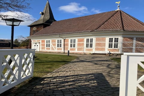 Immediate Surroundings [summer] (<1 km)