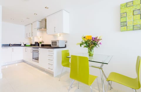 28 Rocklands, Newquay: The open-plan space flows effortlessly