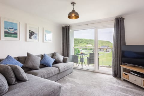 Situated in the heart of Mawgan Porth, near Newquay, sits this lovely two bedroom apartment
