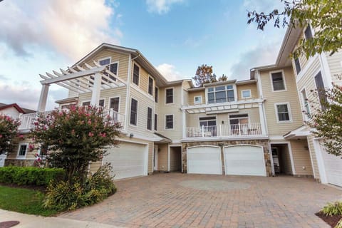 PropertyImg1