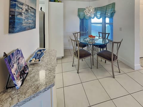 Breakfast Nook - Seating For Four