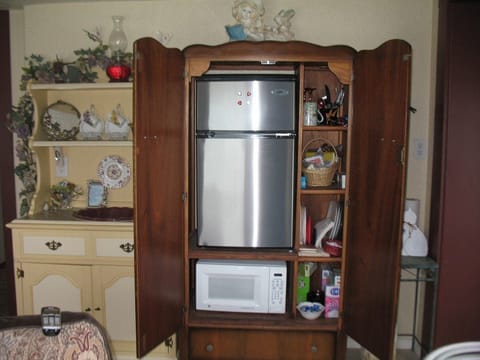 An-Ocean-Paradise-Whales-Rendezvous-B26B-0192B15-1920w