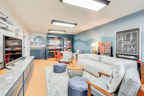 Grove Vacation Rental | 4BR | 3.5BA | 4,062 Sq Ft | Step-Free Entry