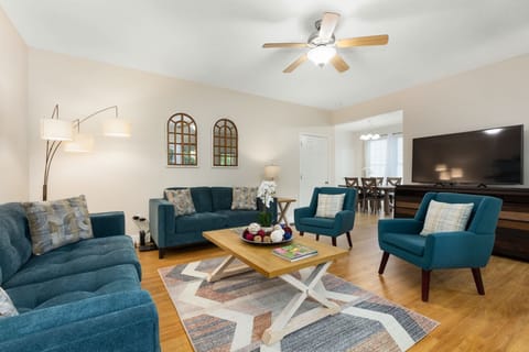 *NEW* Cozy Haven|10 min to DTW & BILTMORE House in Swannanoa