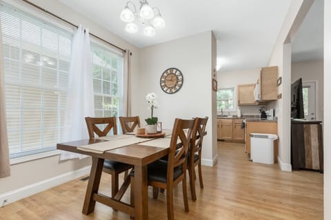 *NEW* Cozy Haven|10 min to DTW & BILTMORE House in Swannanoa