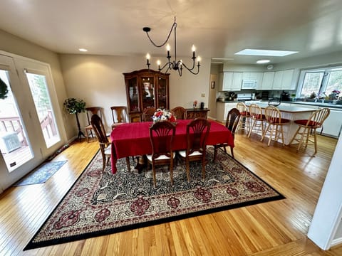 Meals with a View – Gather around the table with gorgeous lake scenery.