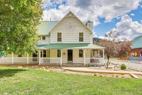 Garden Valley Vacation Rental | 4BR | 4.5BA | Steps Required | 3,000 Sq Ft