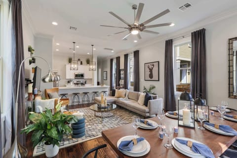 Living Room | Open-Concept Layout | Comfortable Seating