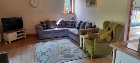 UpwoodLoungeNEW