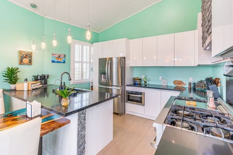 Kitchen | 2nd Floor | Keurig K-Duo | Blender | Toaster