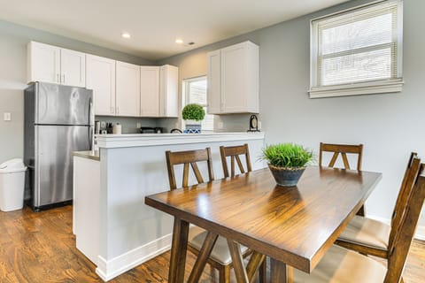 Dining Area | Kitchen