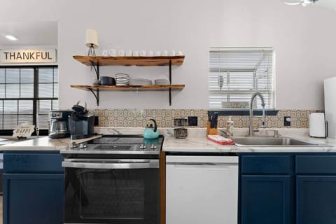 Full kitchen, beautifully updated.