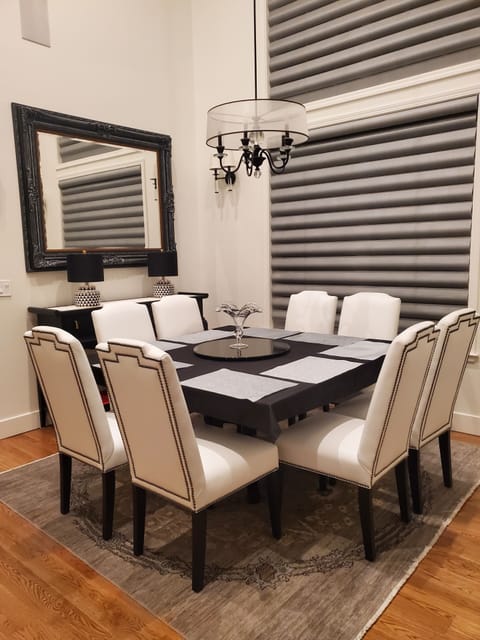 Dining For 8