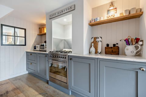 38bda684-2f47-41b4-957a-5f966f568da6