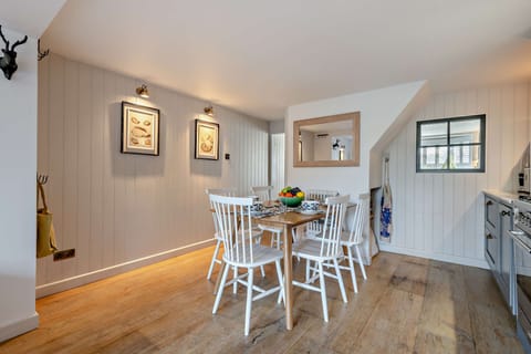 49d8a322-de42-4d52-a887-04549fbcc318