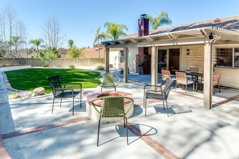 Gas fire pit! Perfect for some s’mores