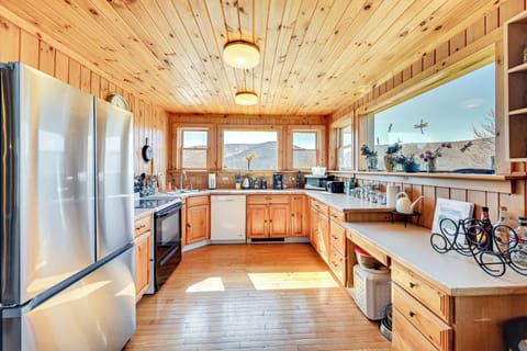 Kitchen | 1st Floor | Toaster | Rice Cooker | Drip Coffee Maker | Blender