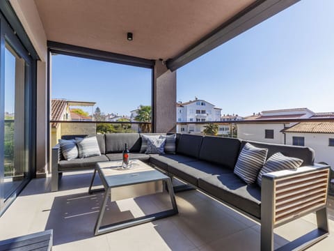 Swimming Pool, Outdoor Furniture, Composite Material, Shade, Resort, Leisure, Eco Hotel, Garden, Landscaping, Yard