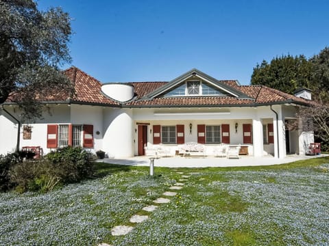 Swimming Pool, Outdoor Furniture, Composite Material, Shade, Resort, Leisure, Eco Hotel, Garden, Landscaping, Yard