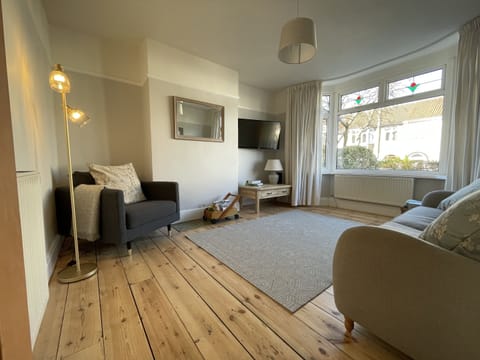 Living Room / Lounge