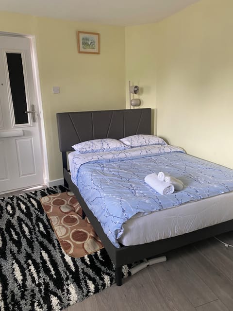 Self-contain bedroom with toilet and bath 