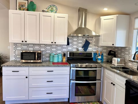 Cooks dream- Double gas oven and stovetop