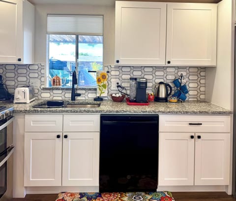 Granite countertops, high-end appliances