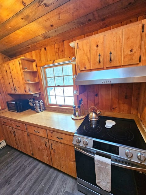 Fully Outfitted Kitchen