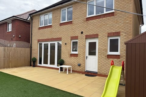 Large patio area for family’s gathering children to play 
