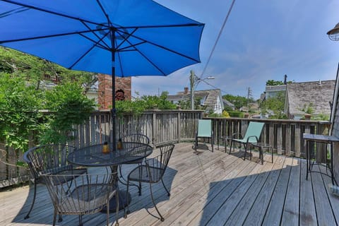 Spacious 2nd floor deck, overlooking scenic West End and Pilgrim Monument