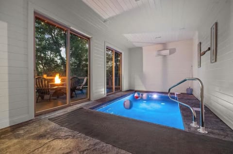 Private,heat water,indoor pool.Great view to lower deck for the best experience