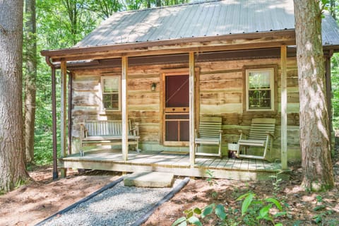 Porch with bench and rocking chairs