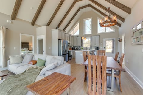 Living Room | Main Level | Smart TV | Gas Fireplace