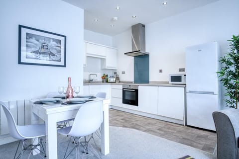 Bay View - 2 Bedroom Apartment - Tenby (24984)