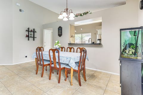 Dining Area | Dishware/Flatware | Fish Tank